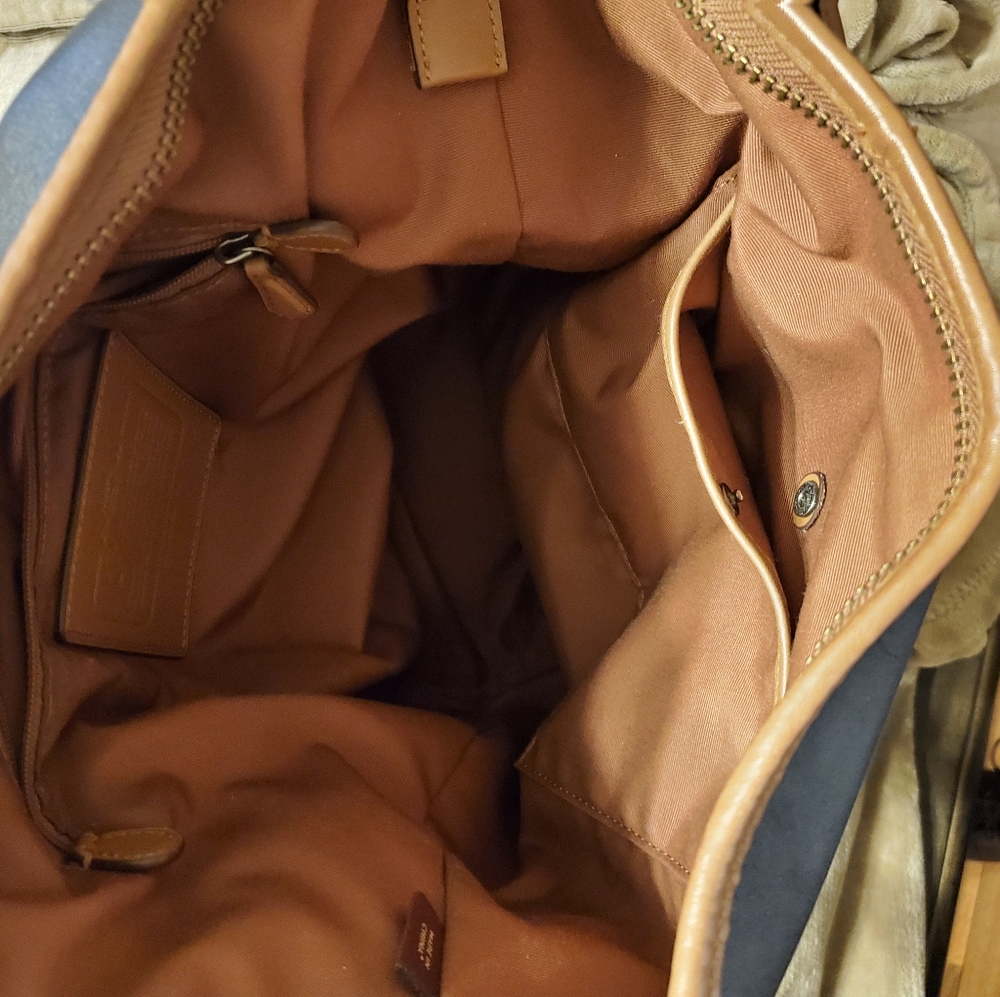 Coach LIMITED EDITION leather crossbody - Picture 6 of 7